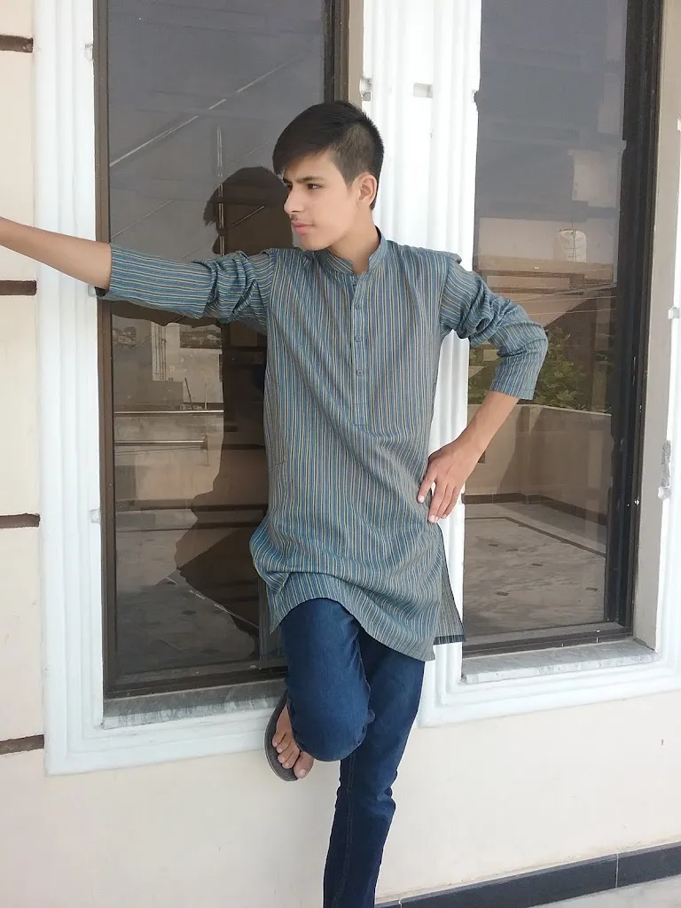 Shafqat Bhatti offical_BAR RESTAURANT LILLET ITALIA_Borges Blanques Les_review