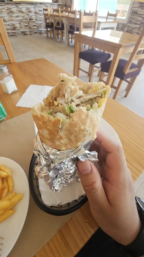 MAIK SNOW_BAR RESTAURANT LILLET ITALIA_Borges Blanques Les_review