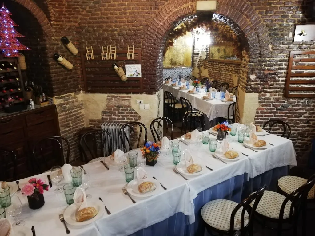 Cava de Illán Sidrería_Cava_slider_image_1