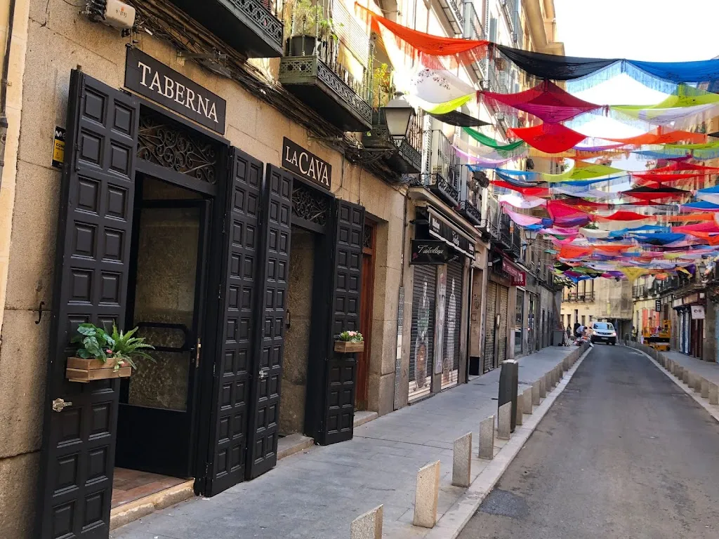 Taberna LA CAVA restaurant in Cava