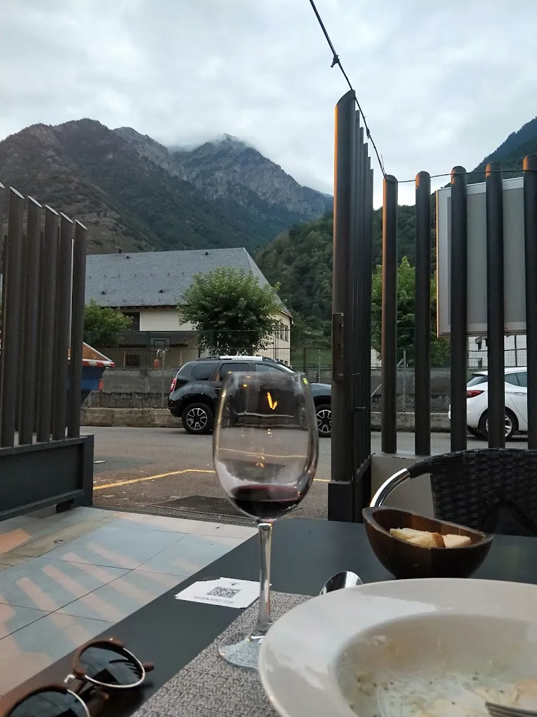 Aleksandr Beliaev_Restaurante Casa Nostra_Bossòst_review