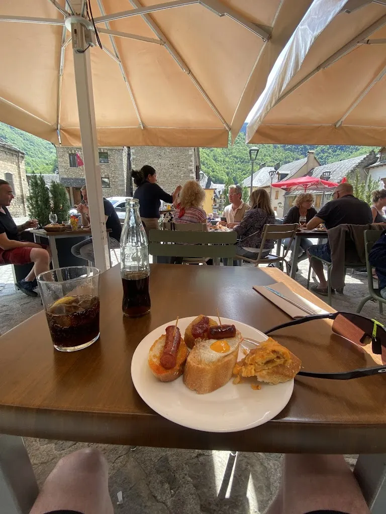 Fraser Kynaston_Tauèrna Urtau Bossòst _Bossòst_recensione