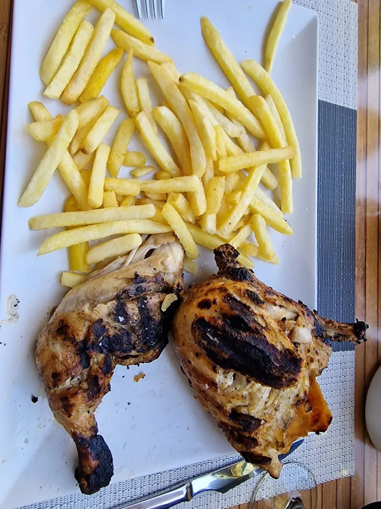 Lydie Chiron épouse Barre_Restaurante Tiraboçon_Bossòst_review