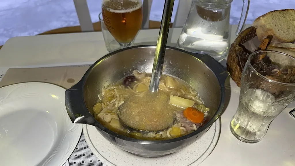 Miriam Lopez Lopez_Es Banhs_Bossòst_recensione