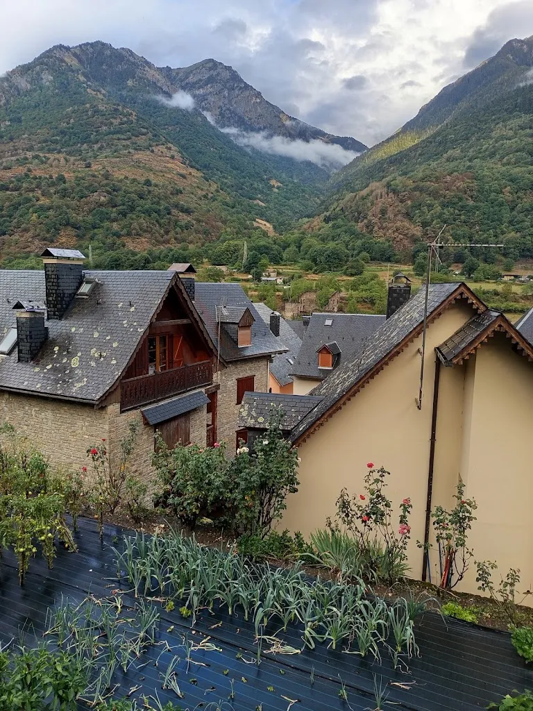 איתי ברטוב_Hotel The Bossost_Bossòst_review