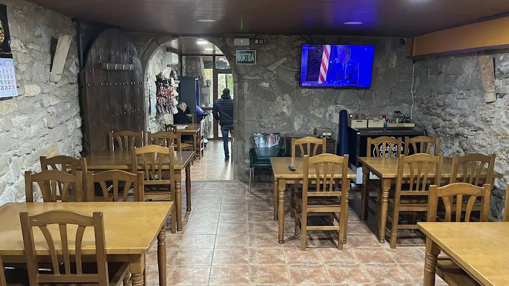 Tasca Gallega Il·legal restaurant in Cogul El