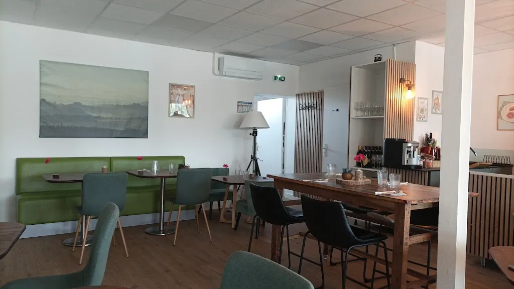 Pablo M-L_CASA 5 TERRE_Canejan_review