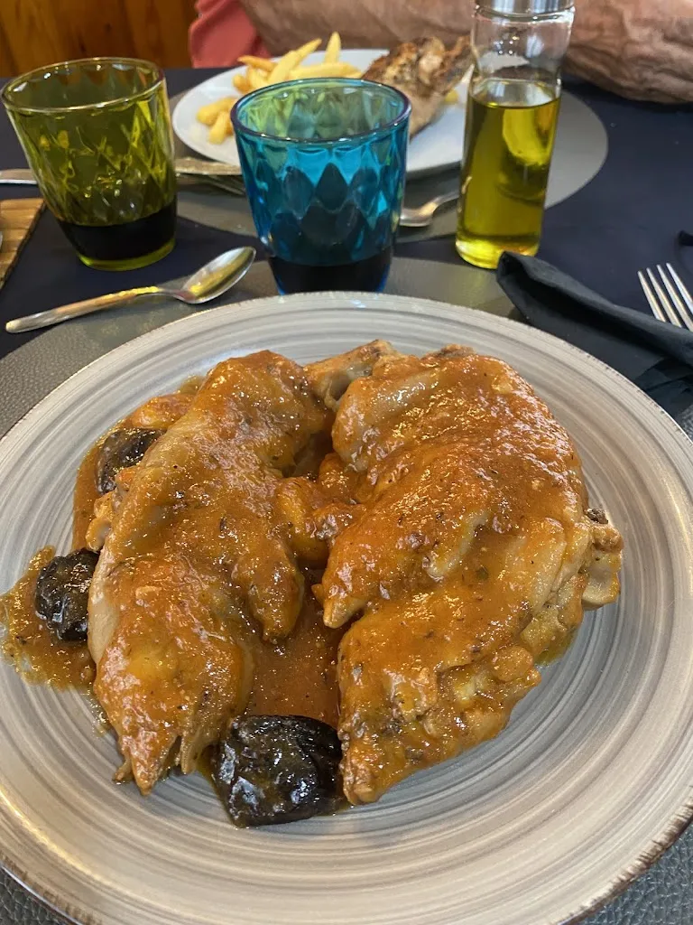 Can Manann_Fonda Cal Nin_Coma i la Pedra La_review