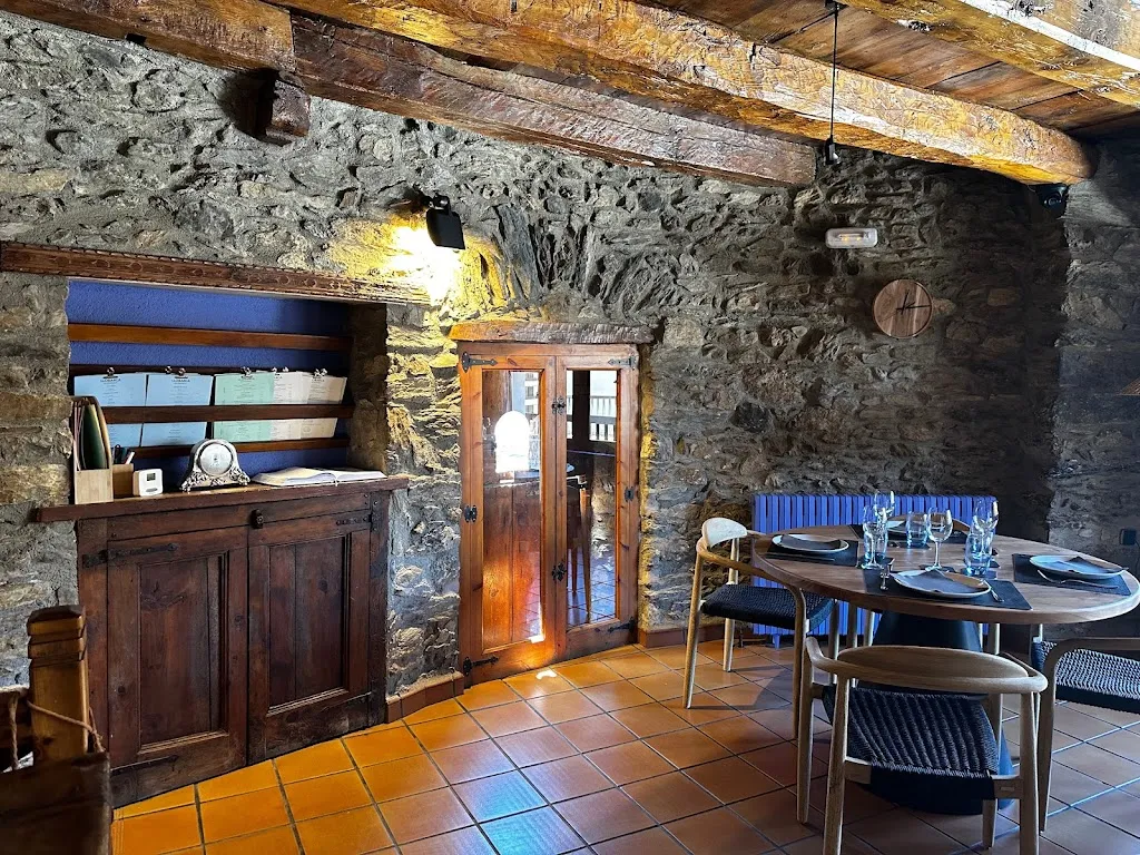 Restaurant Llobarca restaurant in Estamariu