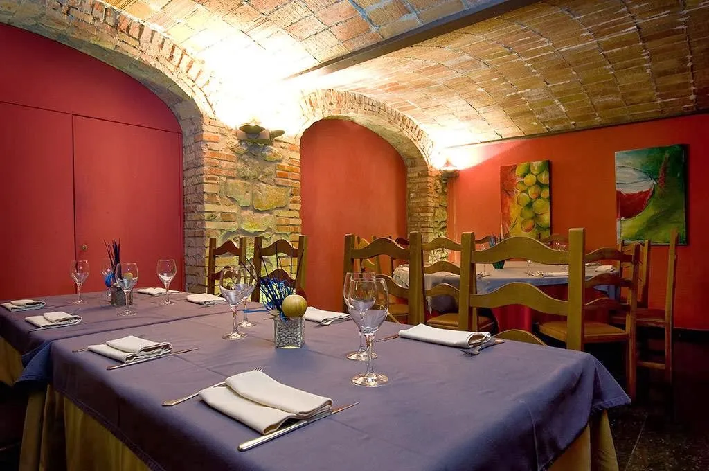 Restaurant del Llac_Castell de Mur_slider_image_1