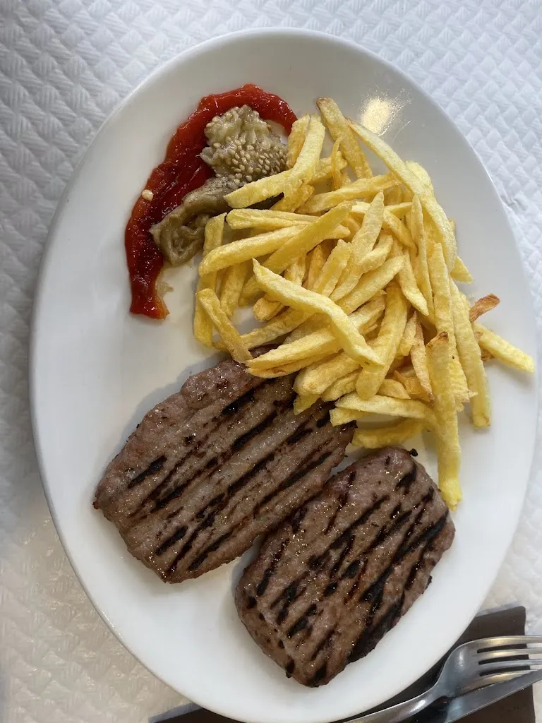 Restaurant Braseria Ca l'Aurèlia_Castell de Mur_slider_image_2