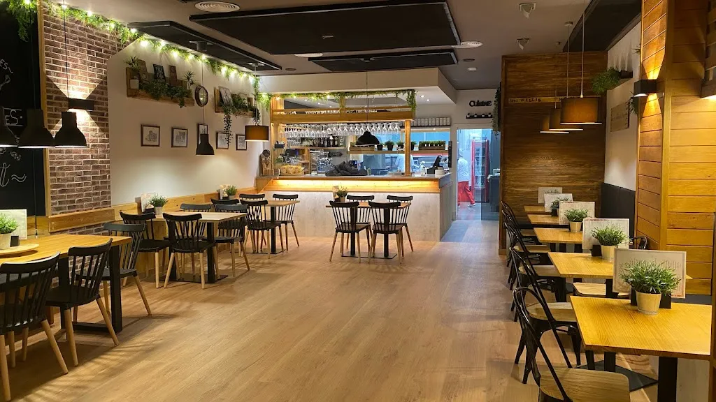 Willie restaurant in Castell de Mur