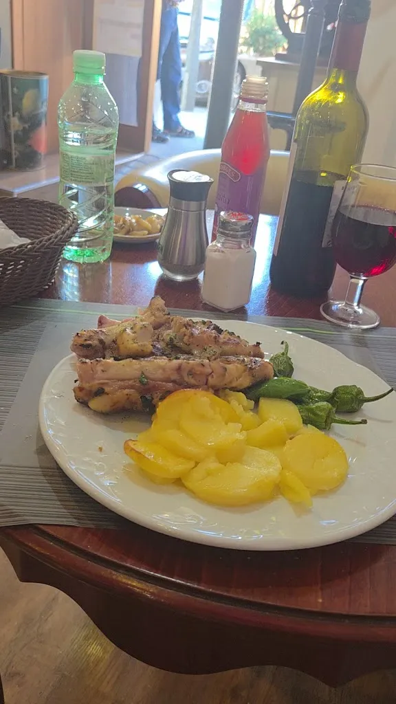 Les Vidrieres_Castell de Mur_slider_image_2