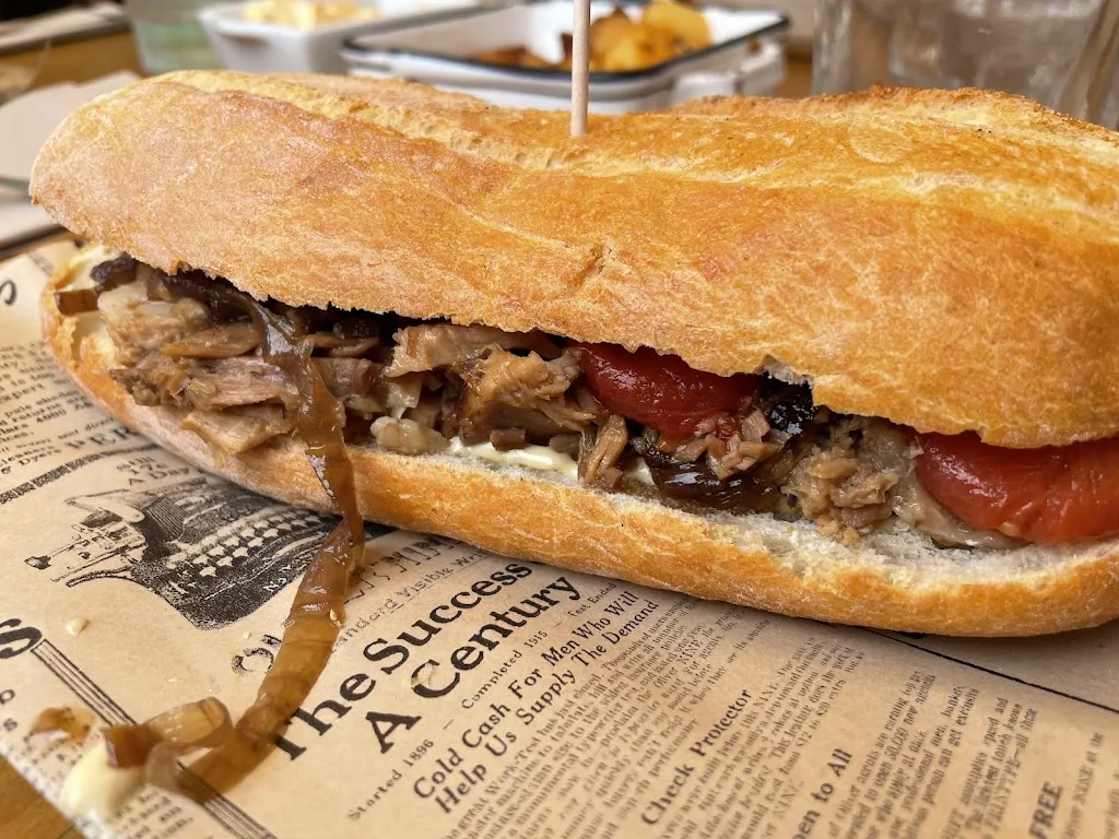 Les Vidrieres_Castell de Mur_slider_image_3