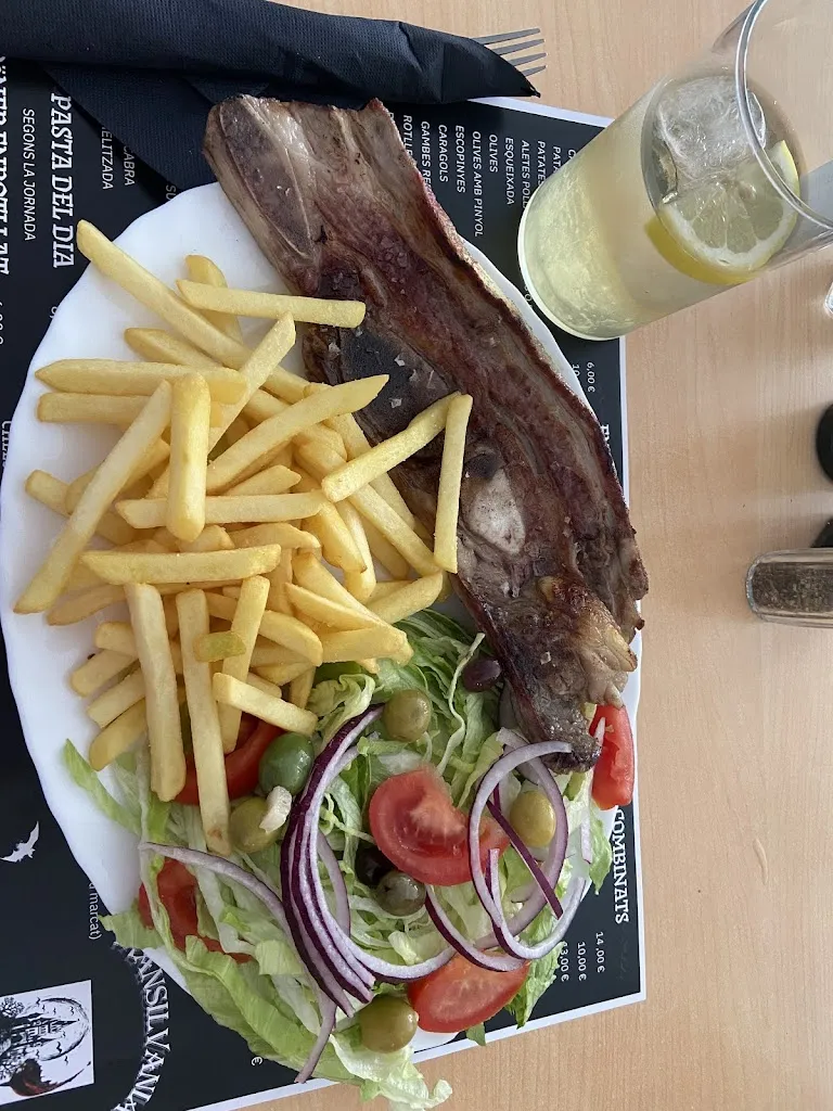 Laia Bardají_Bar Restaurant Transilvania_Castell de Mur_review