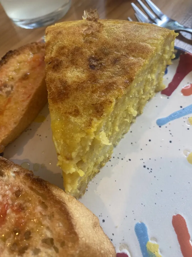 Regina Sinsky-Crosby_BERRACO_Castell de Mur_review