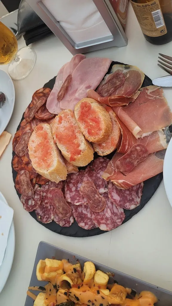 Sergio Benito_L'Antigualla Classic bar- Burger, Bocatas, pizzas y platos combinados, tapas en Tremp_Castell de Mur_review