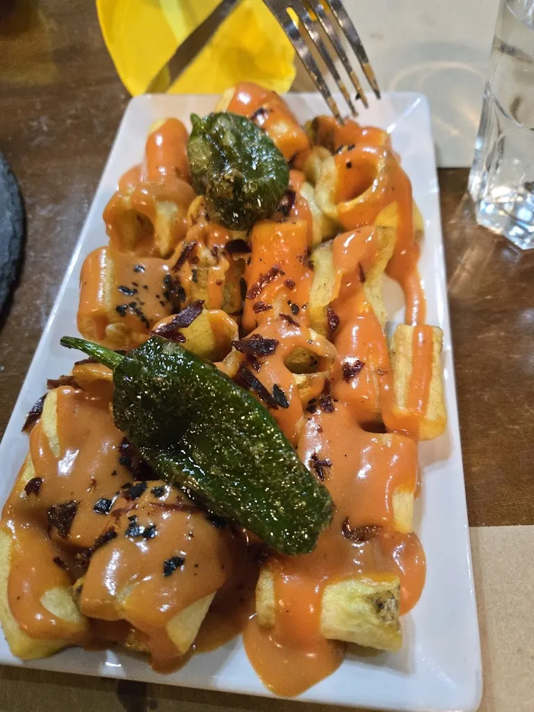 L'Antigualla Classic bar- Burger, Bocatas, pizzas y platos combinados, tapas en Tremp_Castell de Mur_slider_image_3