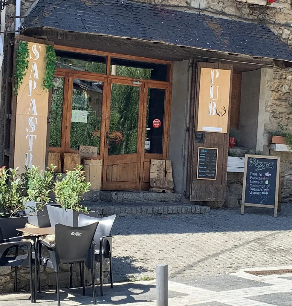 Sapastre Pub restaurant in Espot