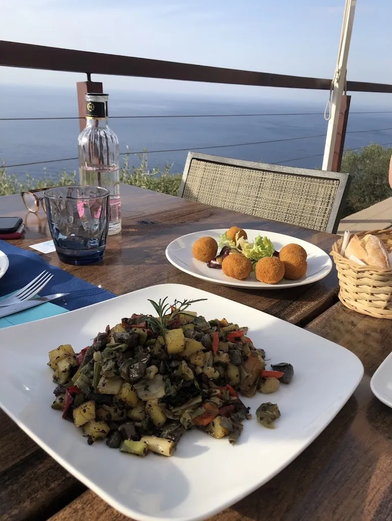 Rocio Fernandez_._Foradada_review