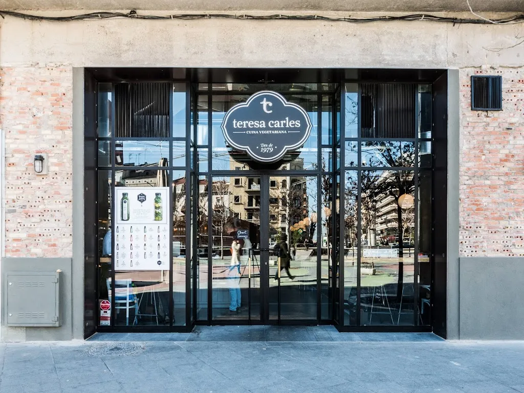 Teresa Carles_Fulleda_slider_image_1