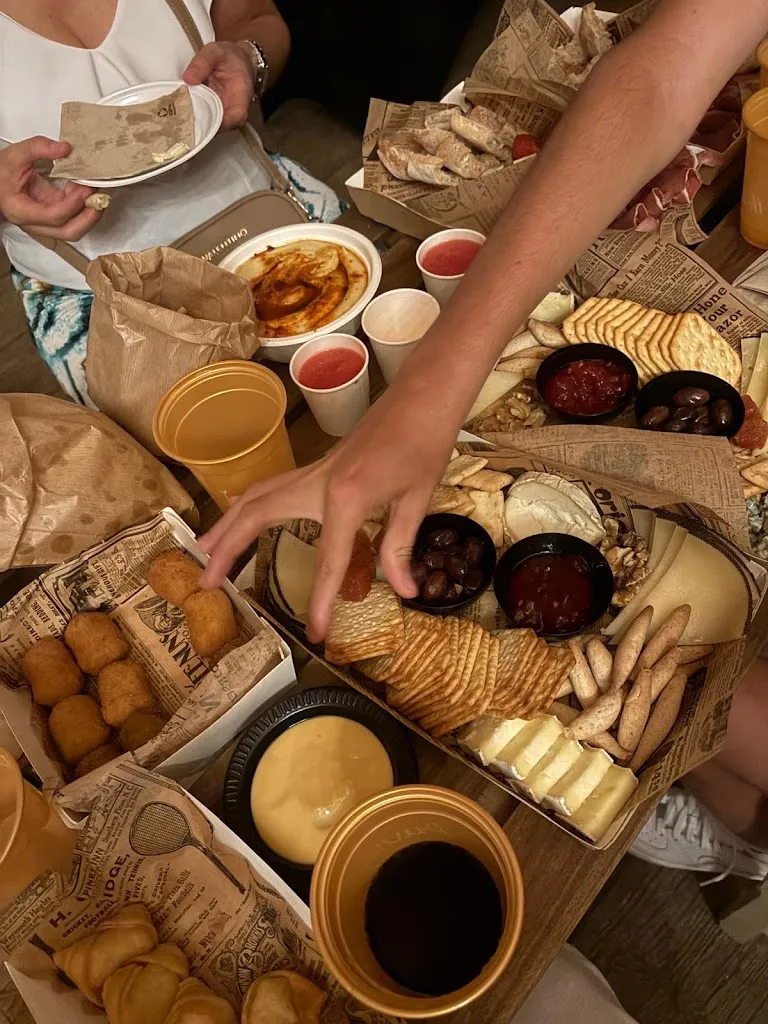 Emma Vilalta_La Lola Takeaway - Botiga_Fuliola La_review