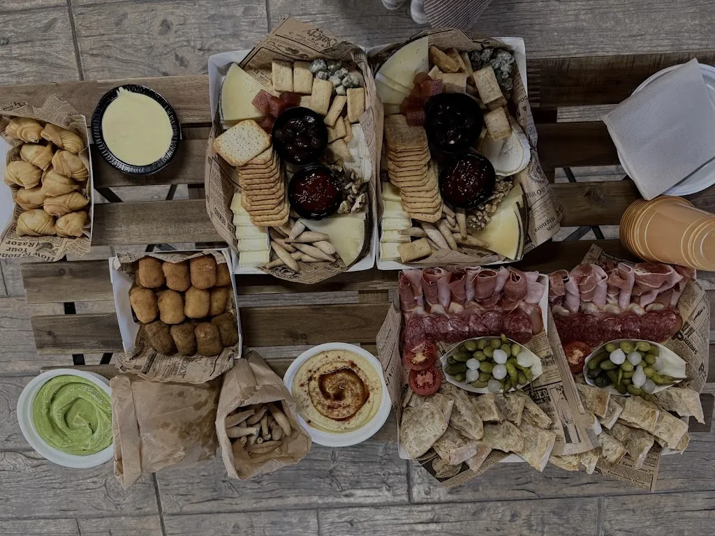 La Lola Takeaway - Botiga_Fuliola La_slider_image_3