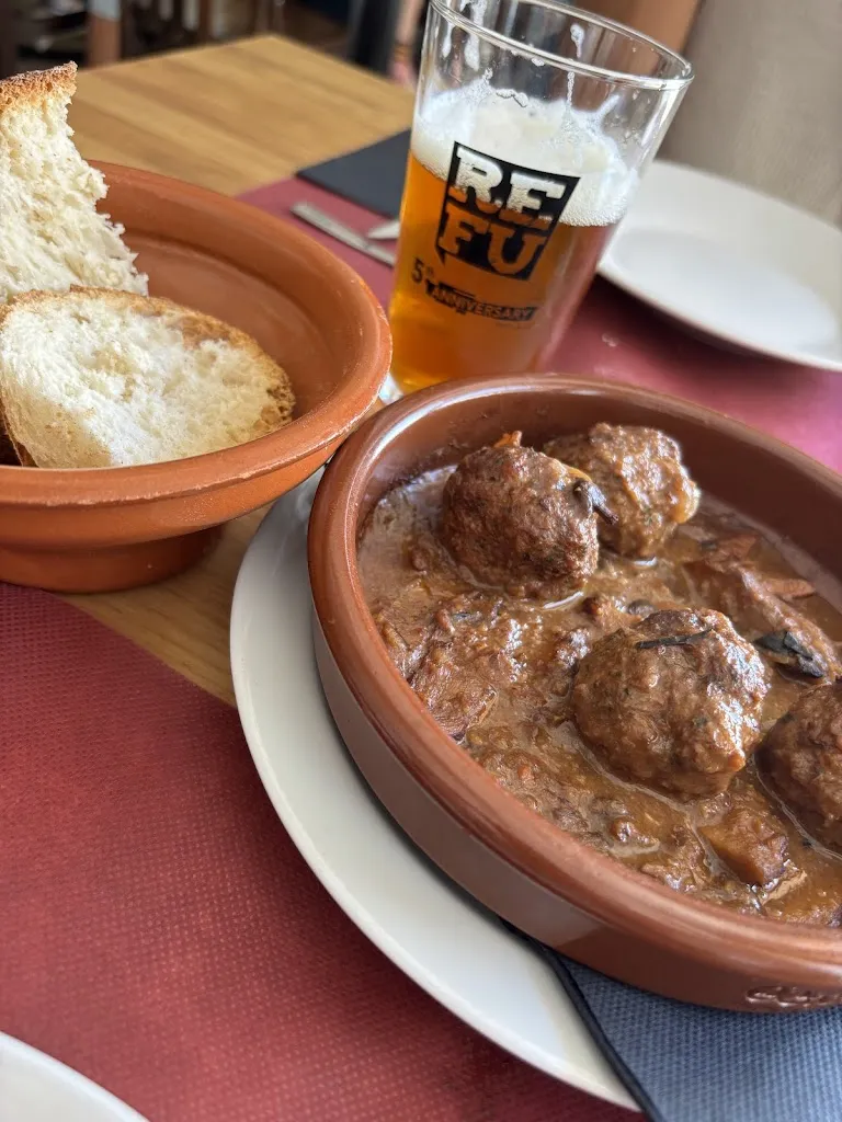 Pau VS_Cal Vermell_Gósol_review