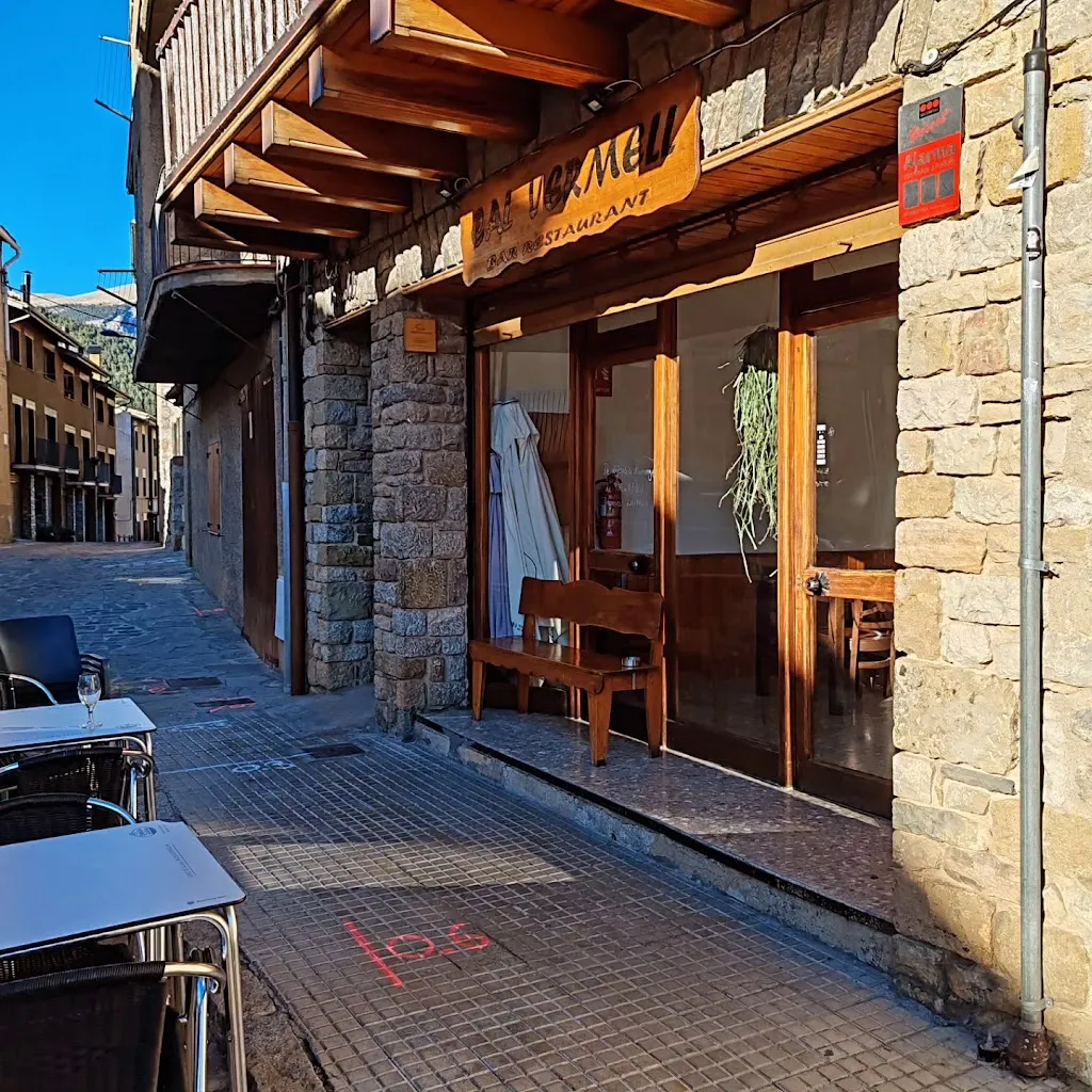 Cal Vermell restaurant in Gósol