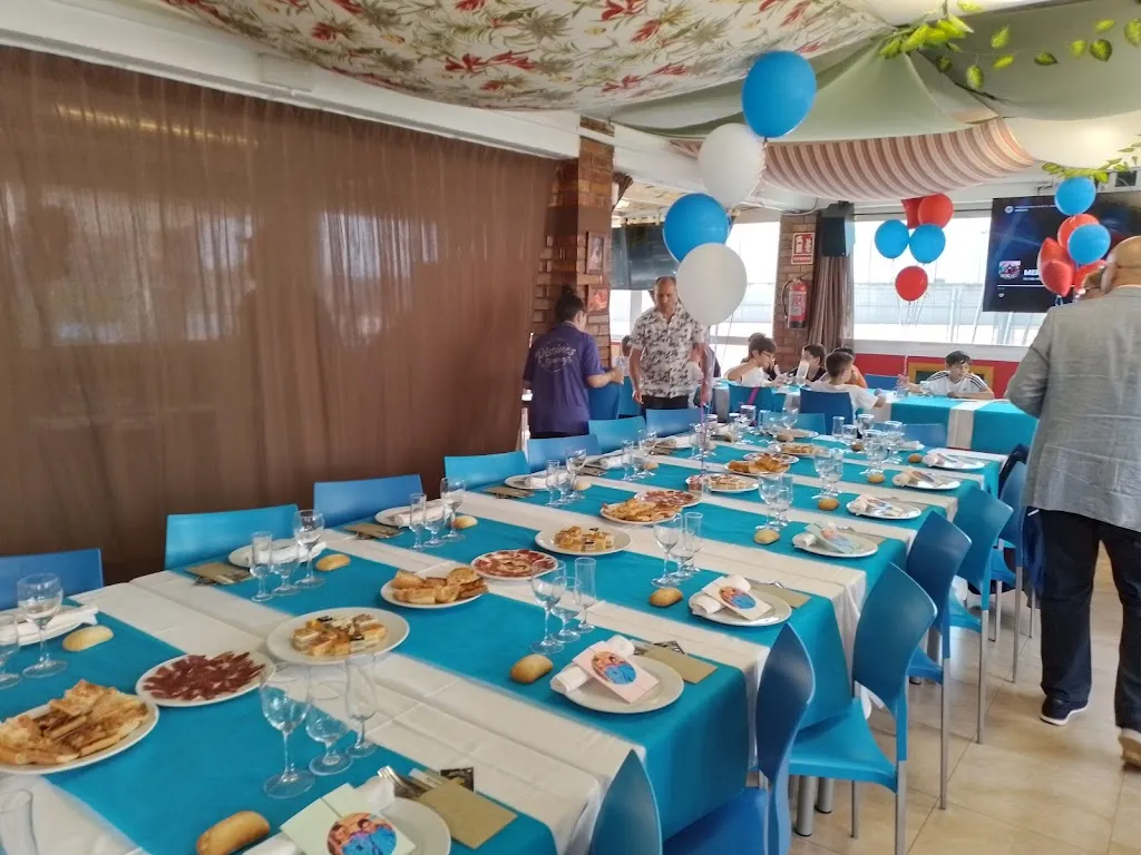 Restaurant Piscines de Gimenells restaurant in Gimenells i el Pla de la Font