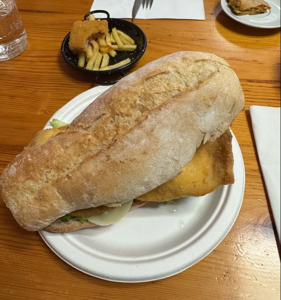 Hugo Ruano_Mesón Boiro_Boiro_review