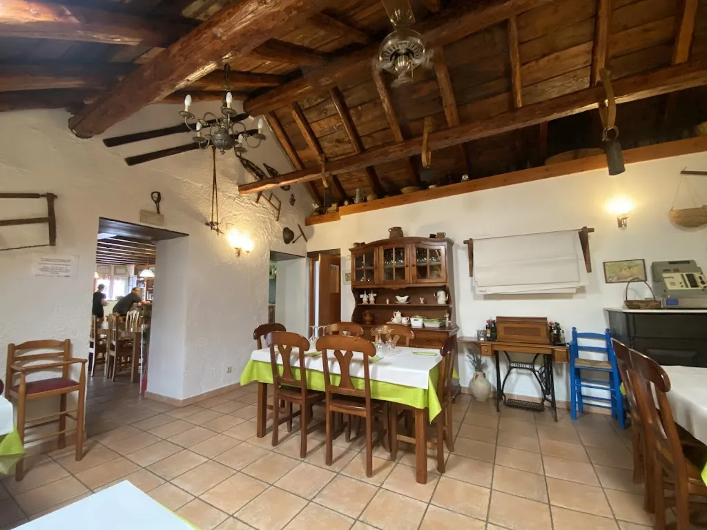 Bar-Restaurant Bordes De Graus restaurant in Lladorre