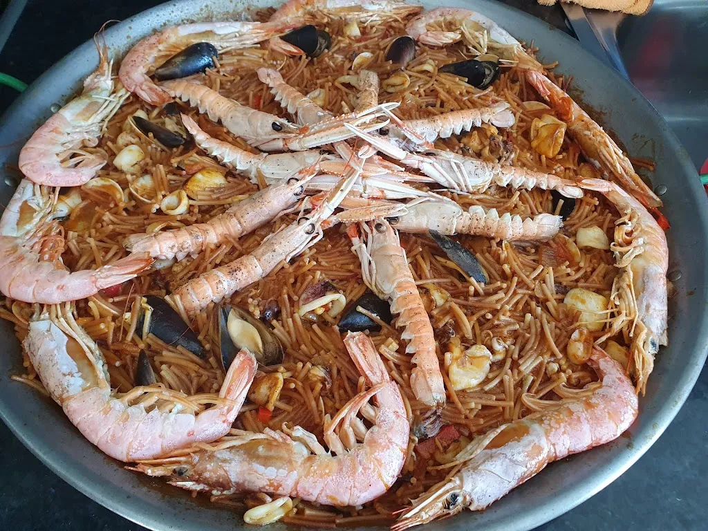 Laura_On Egin_Linyola_review