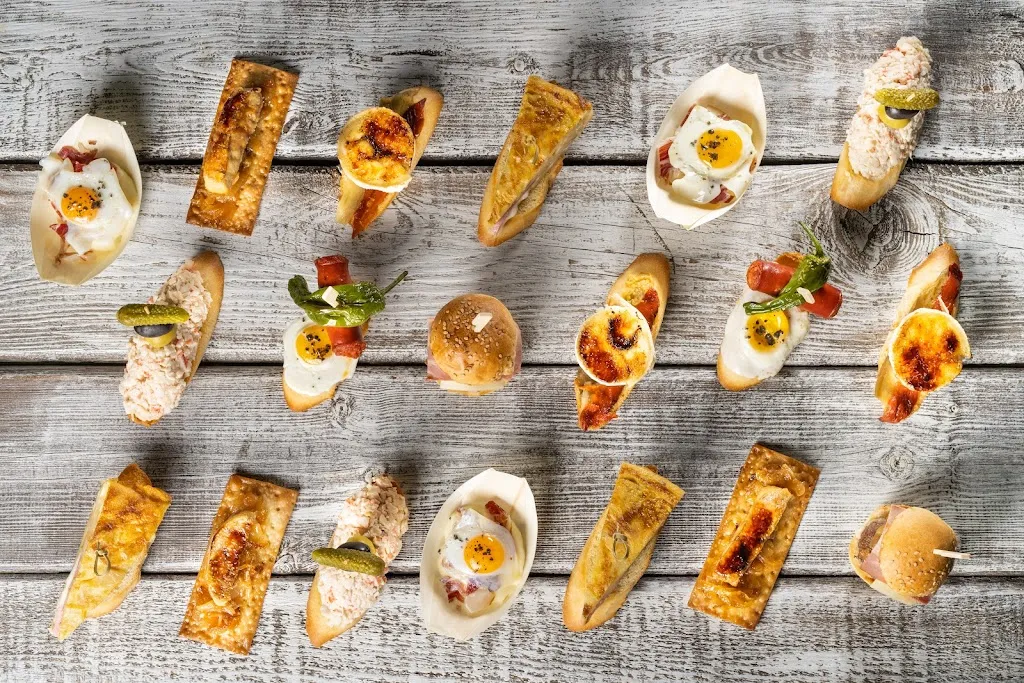 On Egin_Linyola_slider_image_2