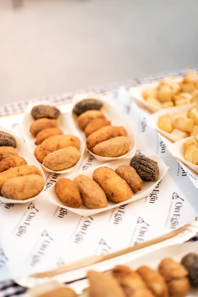 On Egin_Linyola_slider_image_3