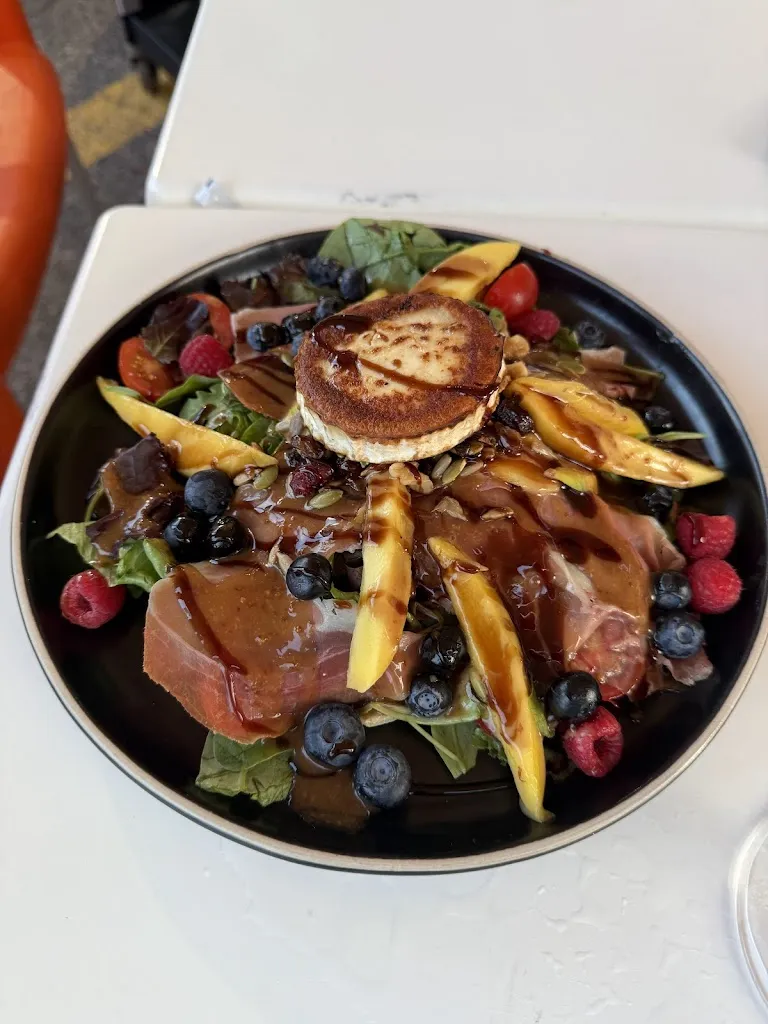 Dennis Ogbeide_Cafetería El Barco_Guardamar del Segura_recensione