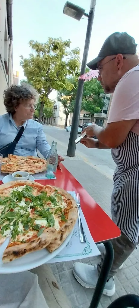 Dirk “Bompa” M_Pizza 115 Juneda_Juneda_review