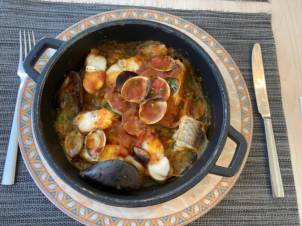 CRAM RESTAURANT_Maials_slider_image_2