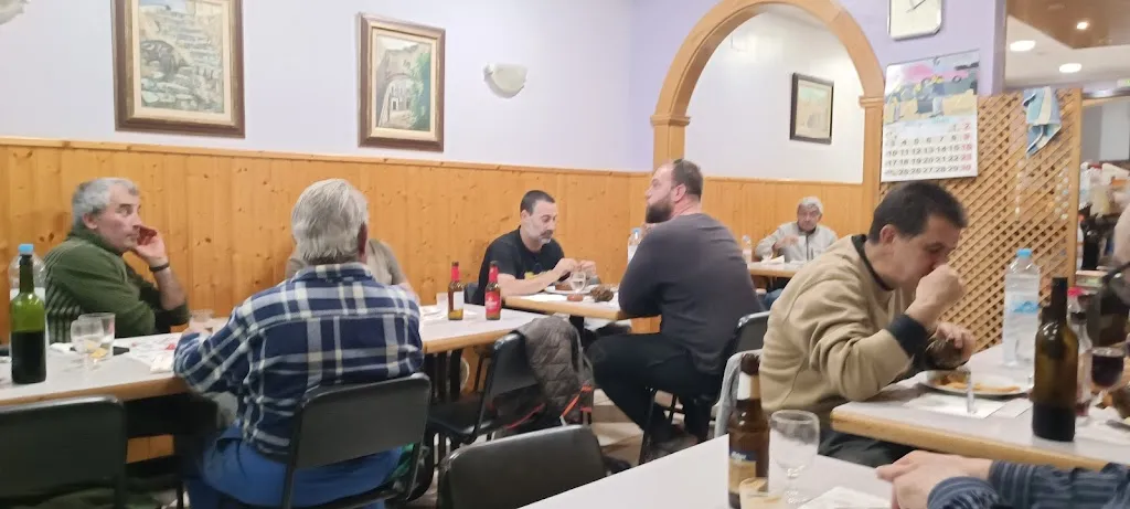 Bar-Restaurant La Plaça restaurant in Maials