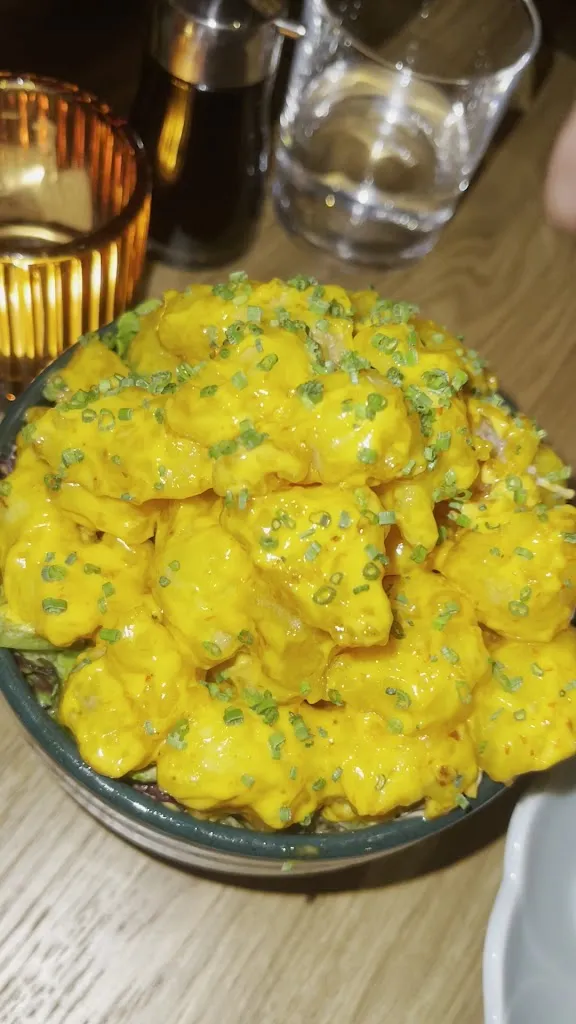 Li-Onna_Oliana_slider_image_2