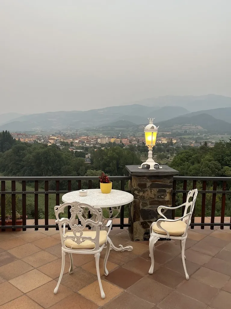 Restaurante TAPIES_Montferrer i Castellbò_slider_image_1