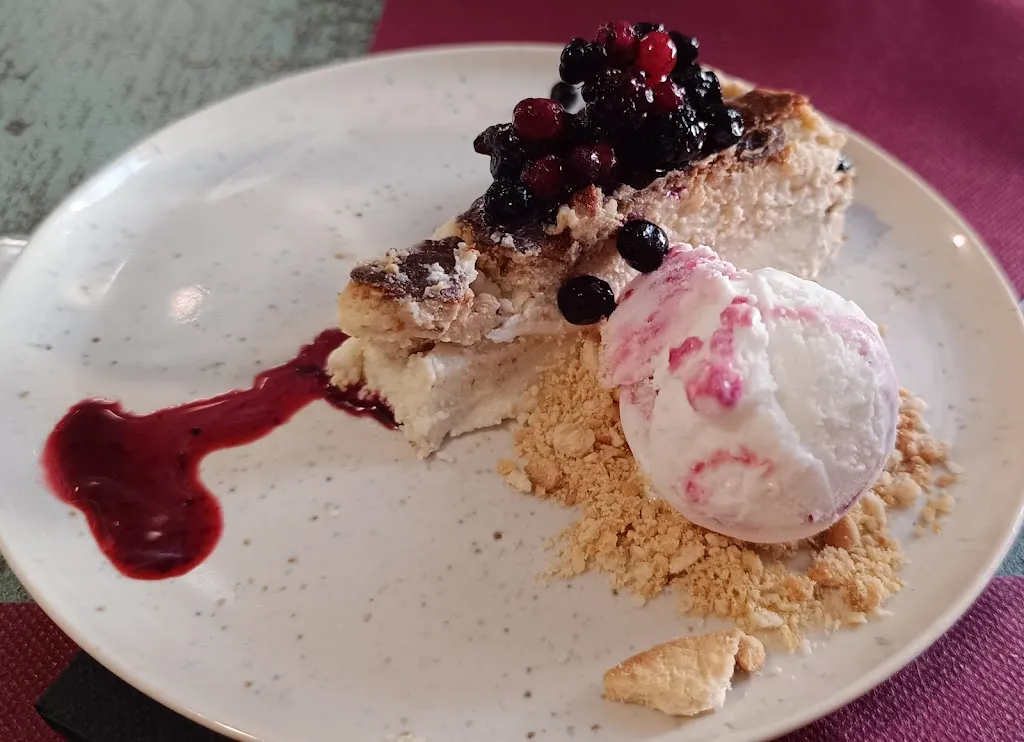 Mar Martín Vela_El Taller_Penelles_review