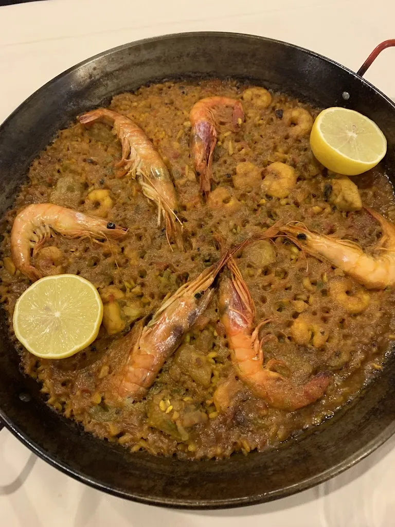 Ha Tran_Los 5 Pinos_Pinós_review