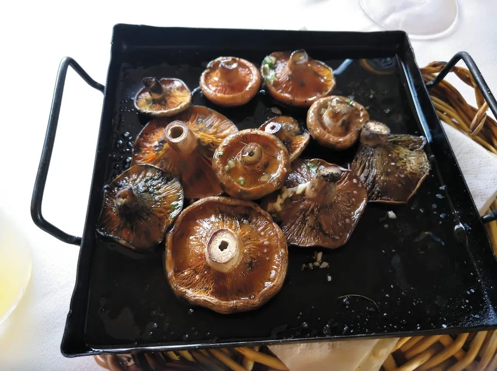 Menu_Ambrosia Restaurant_Rosselló_image_9