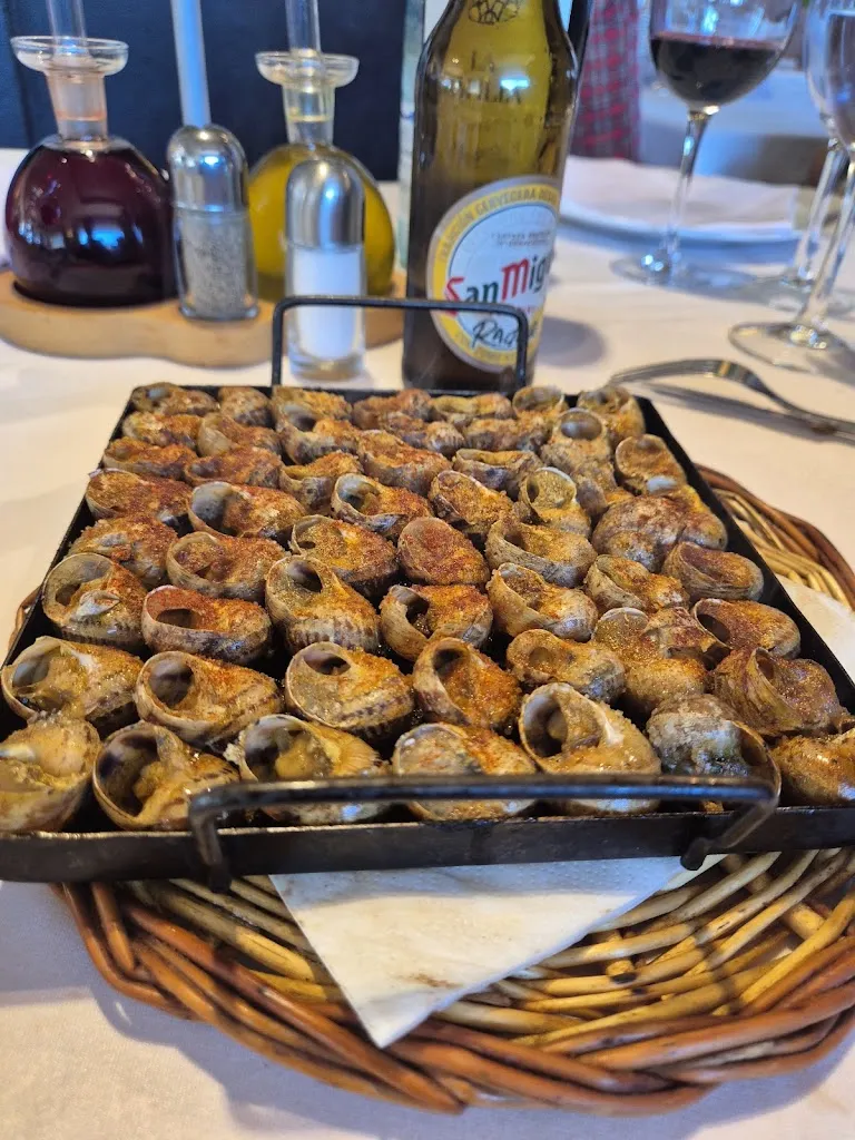 Ambrosia Restaurant_Rosselló_slider_image_3