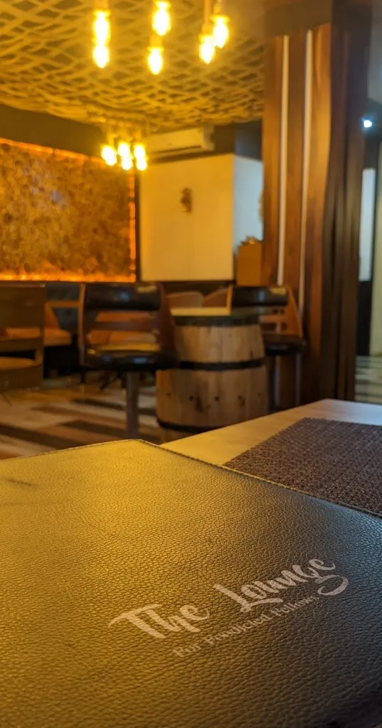 Rohim_The Lounge bar cum restaurant_Maldà_review