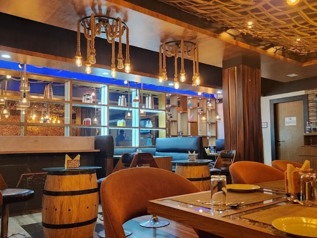 The Lounge bar cum restaurant restaurant in Maldà