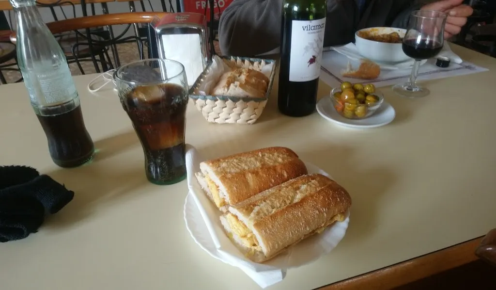 Frank Fernàndez Vendrell_BAR TARROJA I QUELCOM MES_Tarroja de Segarra_review