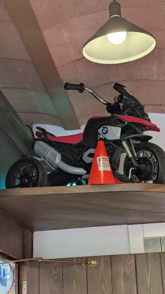 Karl Cocklin_Hotel Les Brases_Tírvia_review