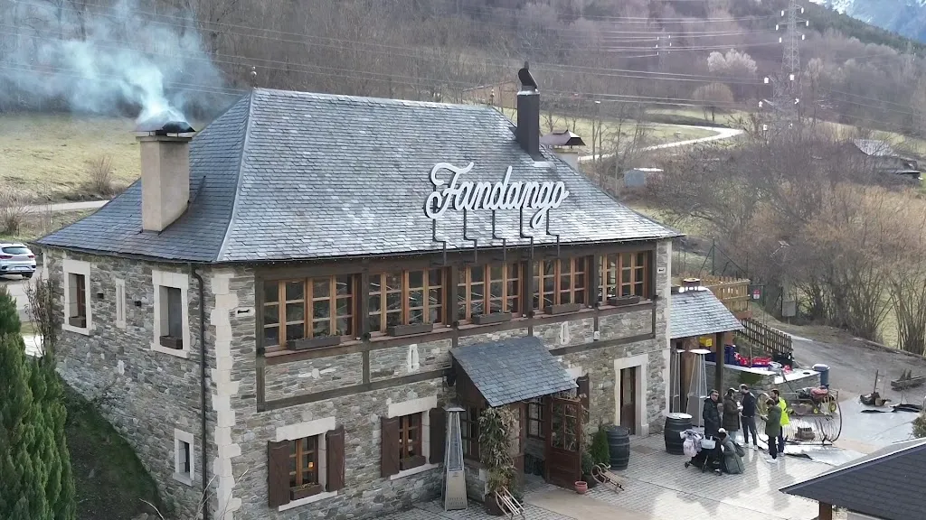 FANDANGO_Naut Aran_slider_image_2